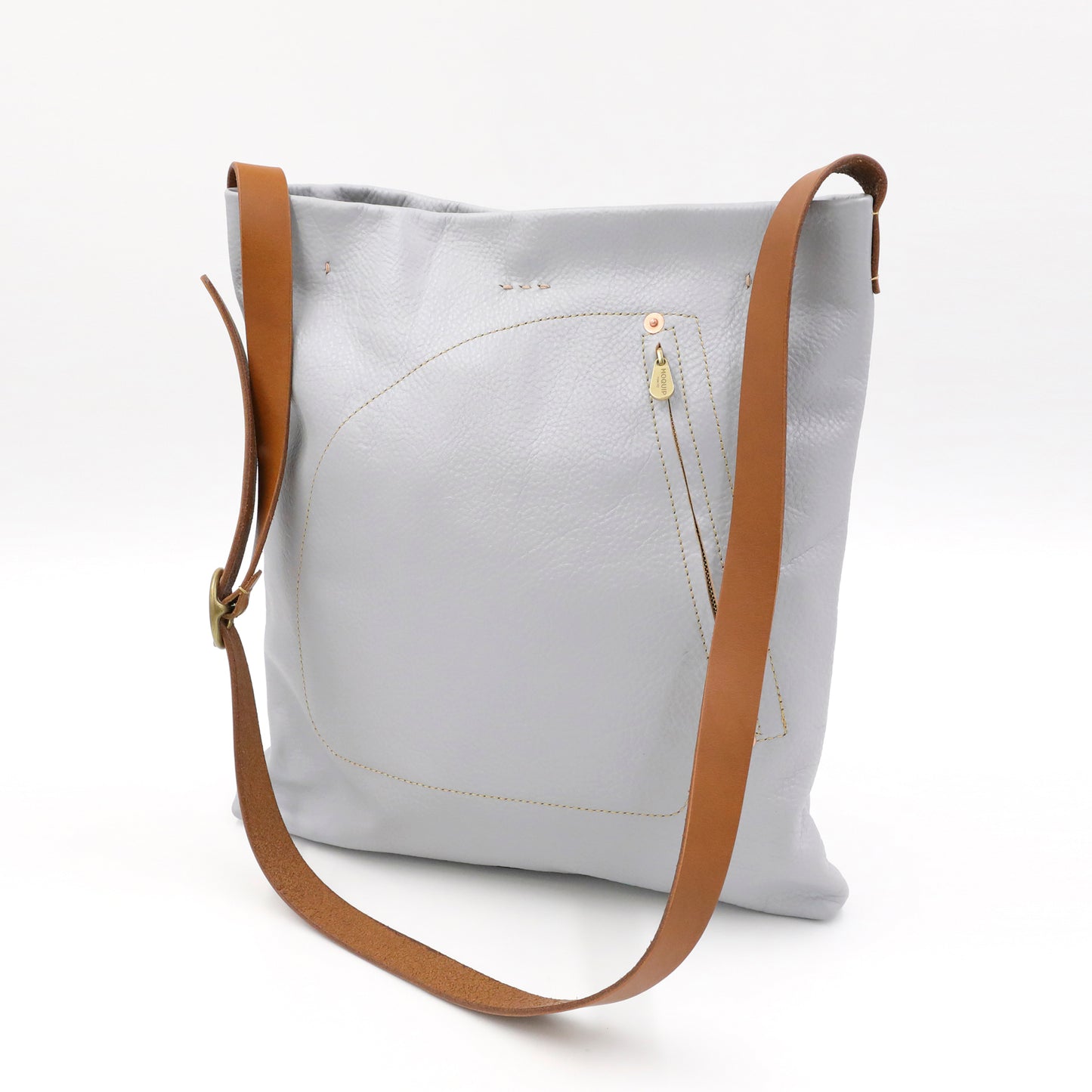 MOQUIP SHOULDER BAG rivet work Pigment I.SILVER