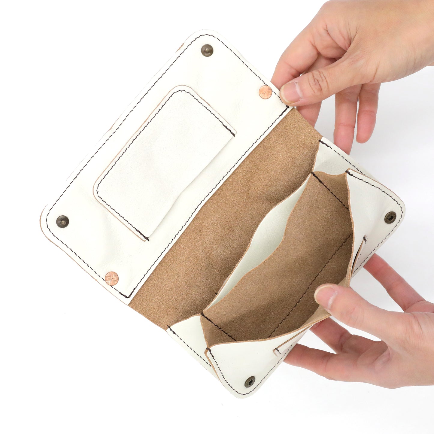 MOQUIP WALLET rivet work Pigment WHITE