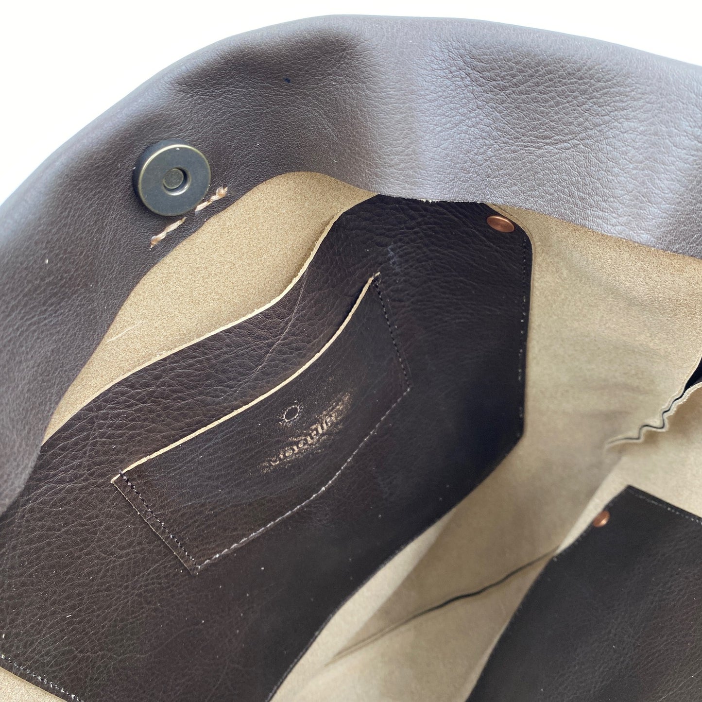 MOQUIP SHOULDER BAG rivet work Pigment D.BROWN