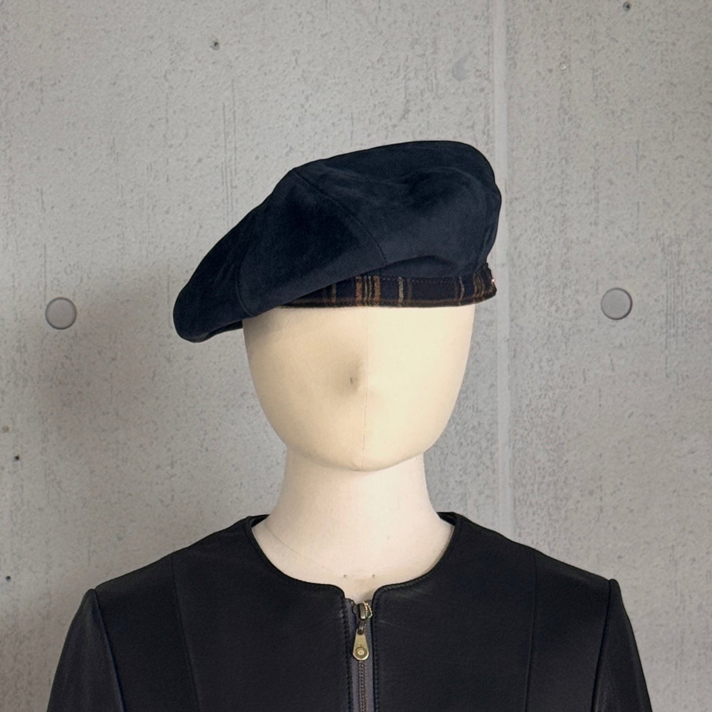 MOQUIP CHECKERD beret   D. NAVY