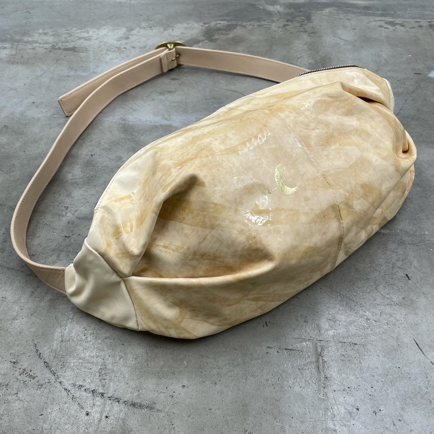 Riko Shuri Monma × MOQUIP loop SLING BAG C