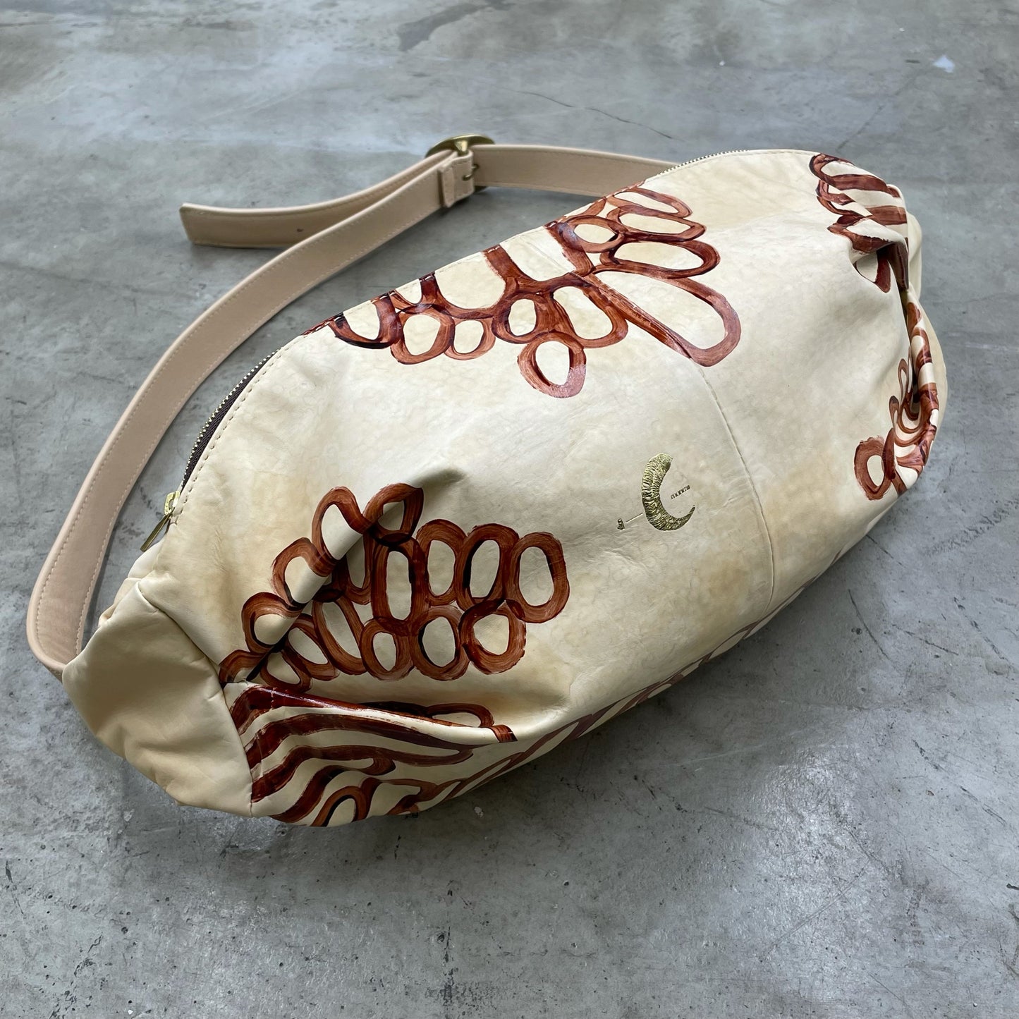 Riko Shuri Monma × MOQUIP loop SLING BAG B