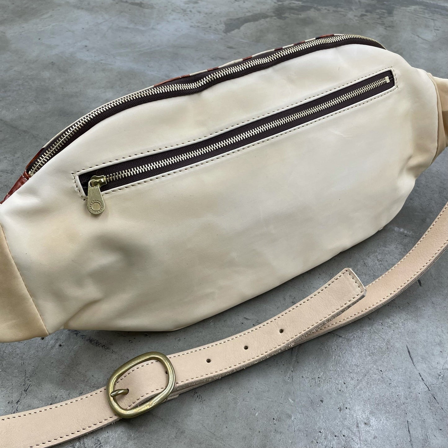 Riko Shuri Monma × MOQUIP loop SLING BAG C