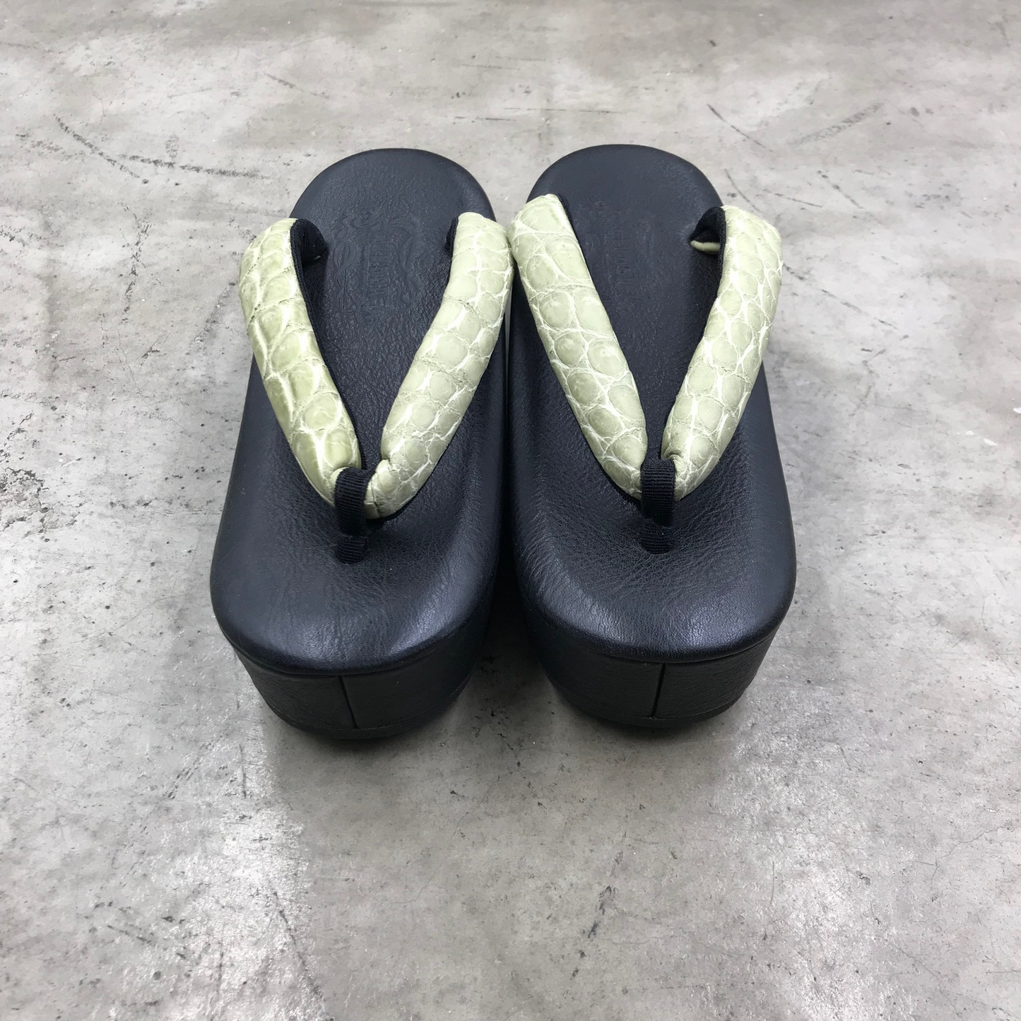 MOQUIP SANDALS tears GREEN