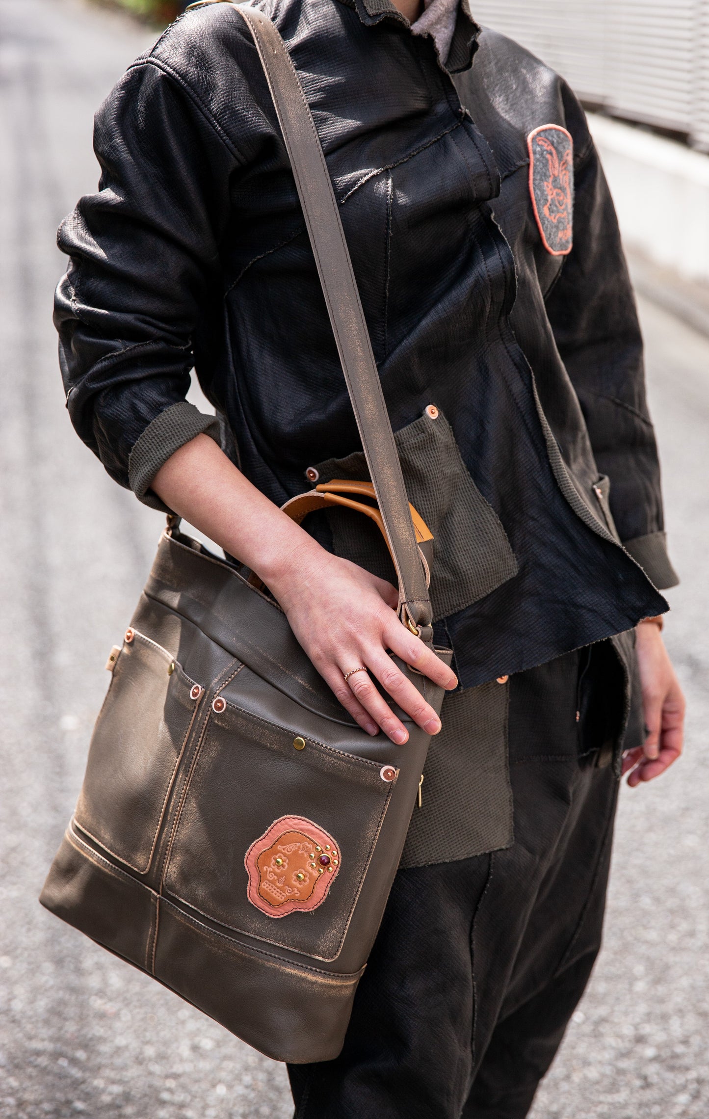 ATSU×MOQUIP TOTE BAG moni KHAKI