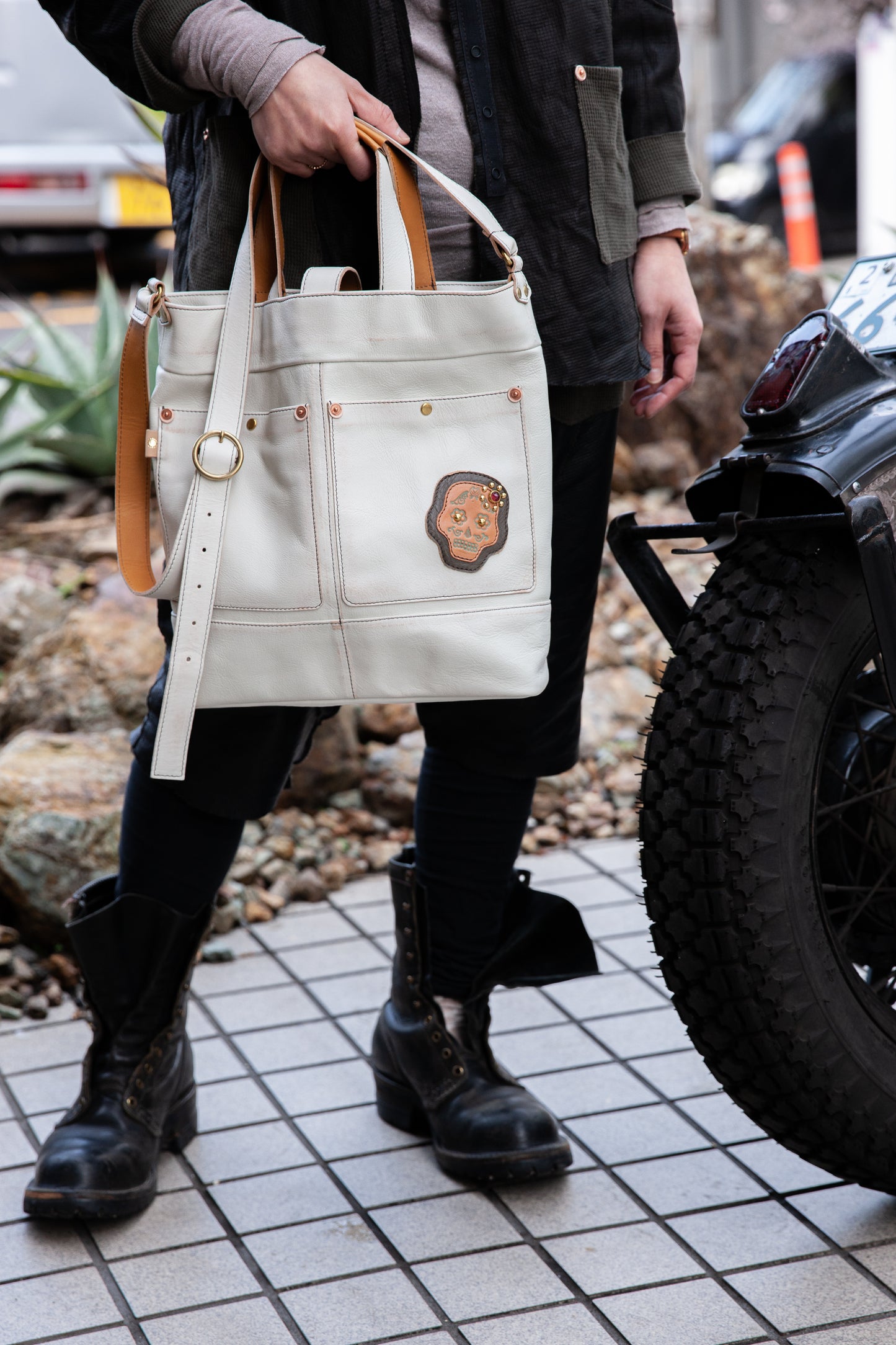 ATSU×MOQUIP TOTE BAG moni WHITE