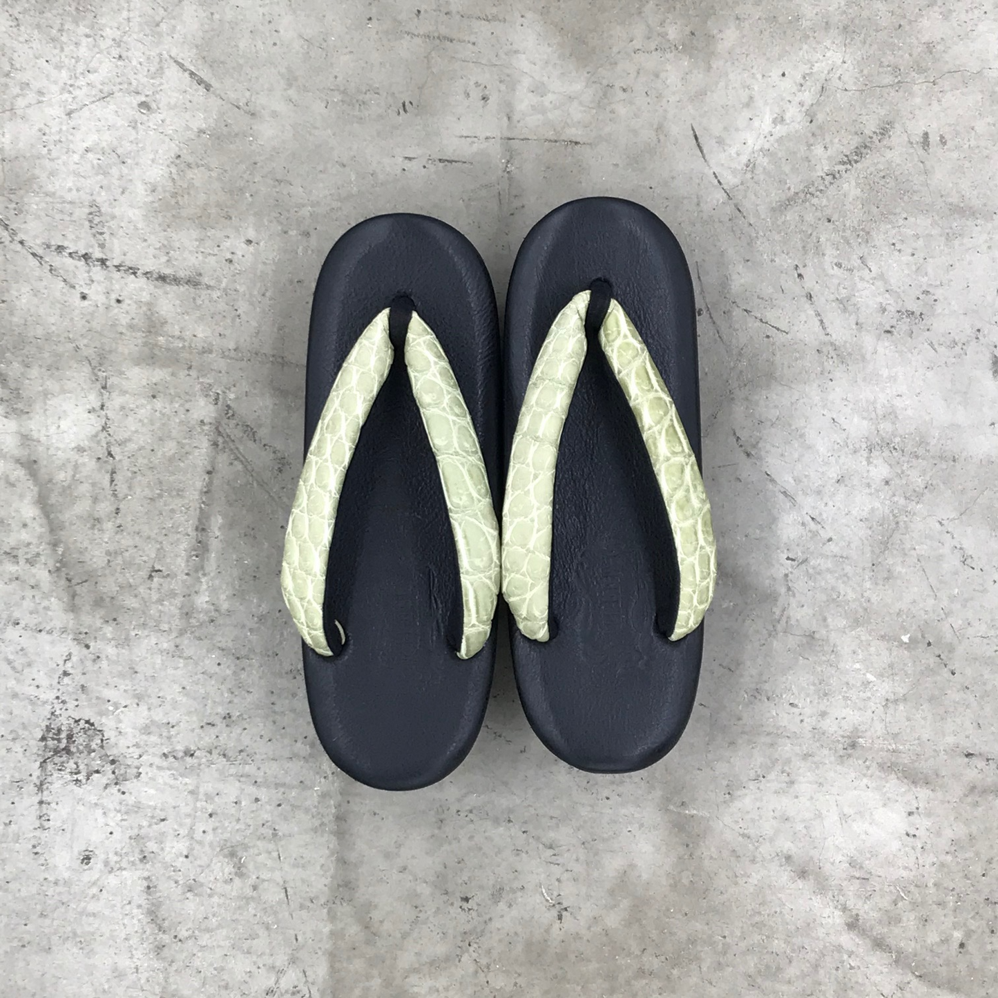 MOQUIP SANDALS tears GREEN