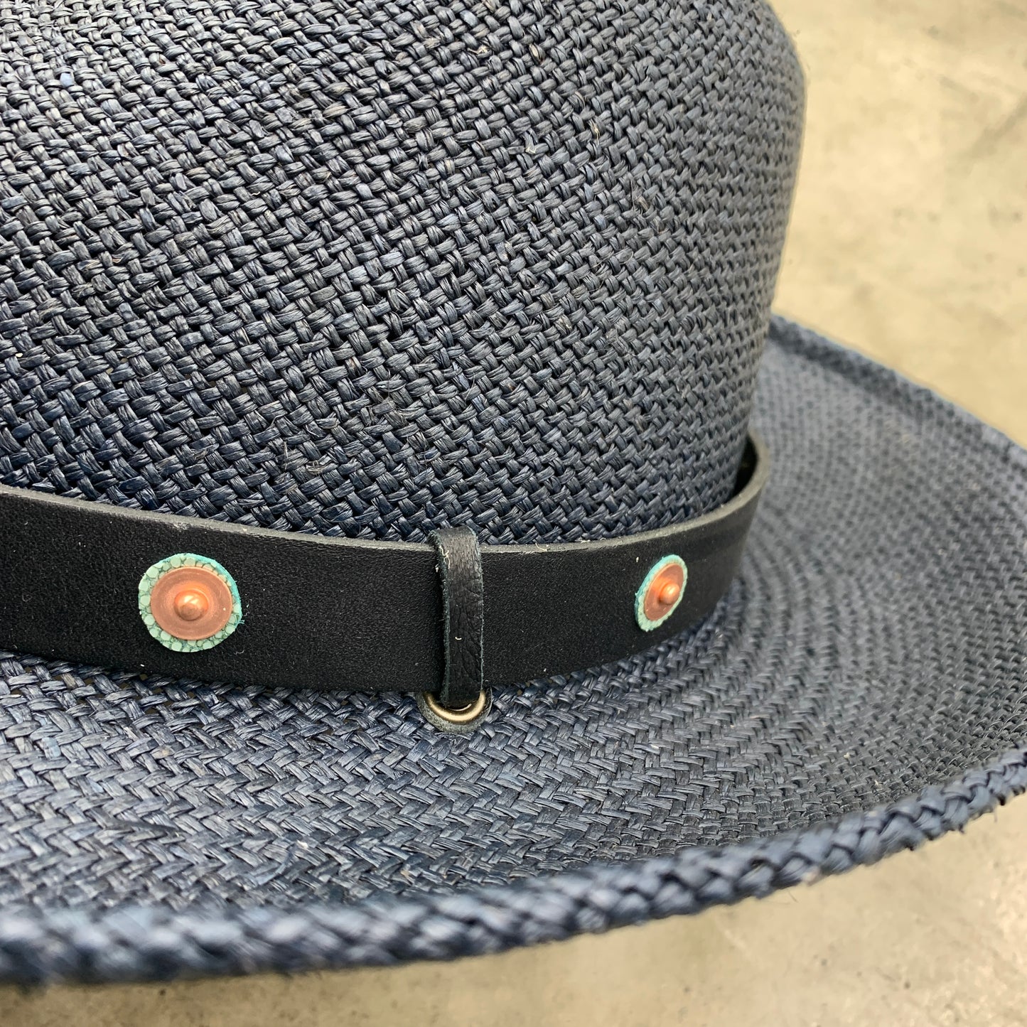 MOQUIP CAPELINE  copper NAVY×BLACK