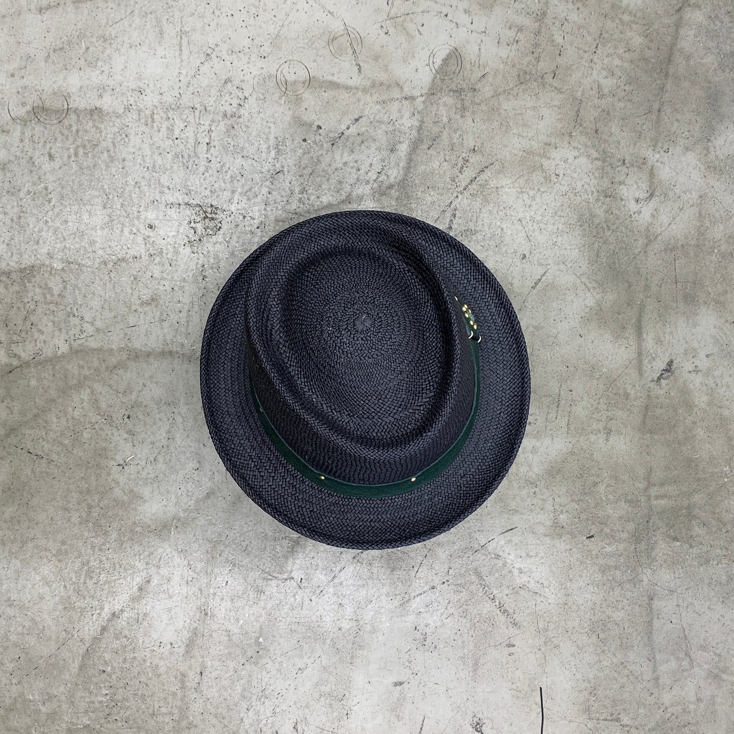 MOQUIP HAT drop NAVY×GREEN