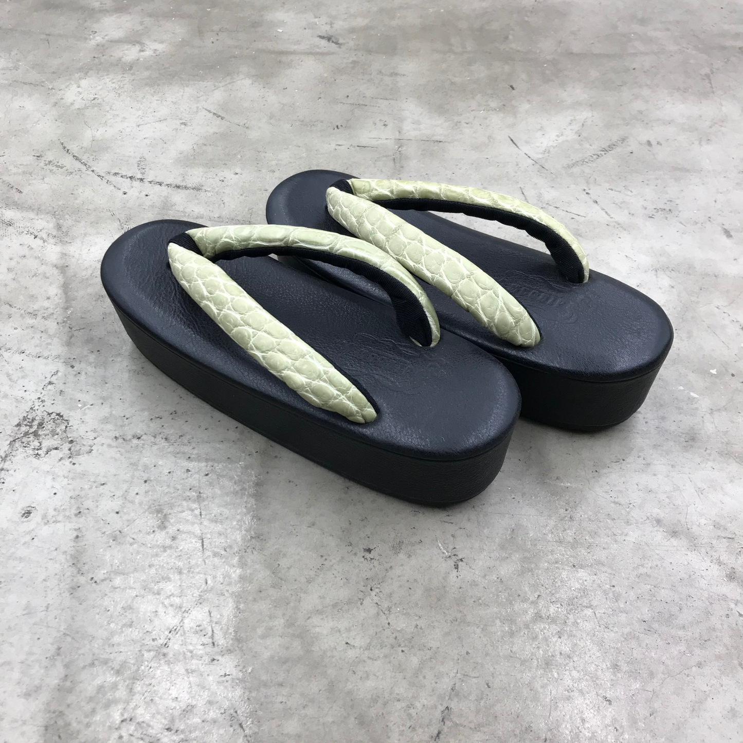 MOQUIP SANDALS tears GREEN