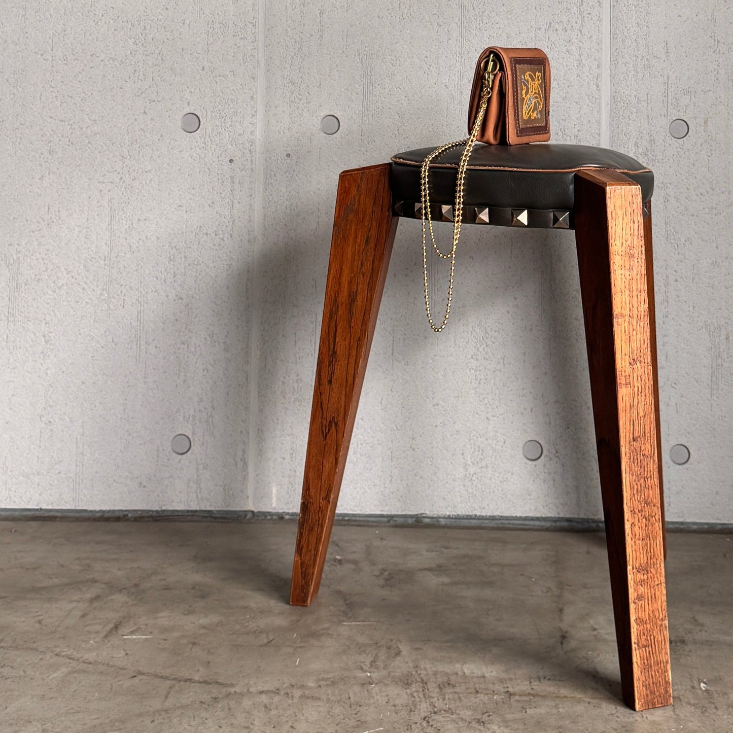 MOQUIP MINI PURSE embroidery L.BROWN