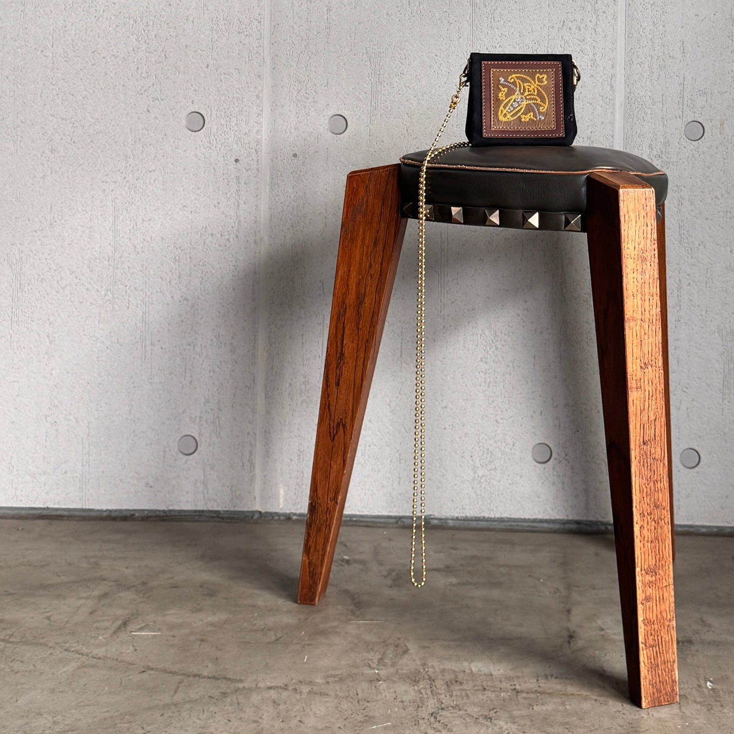 MOQUIP MINI PURSE embroidery D.NAVY