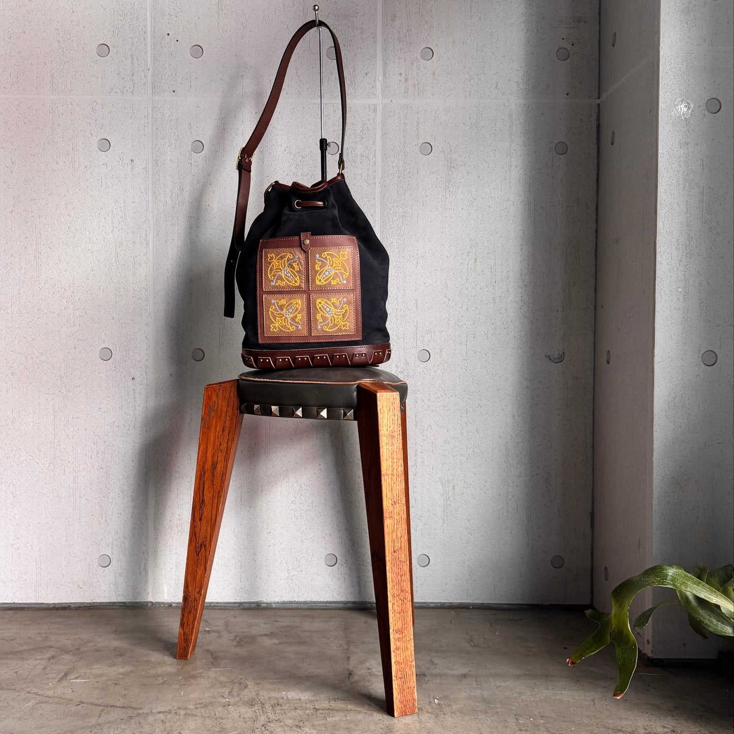 MOQUIP  巾着 SHOULDER BAG 刺繍 D.NAVY