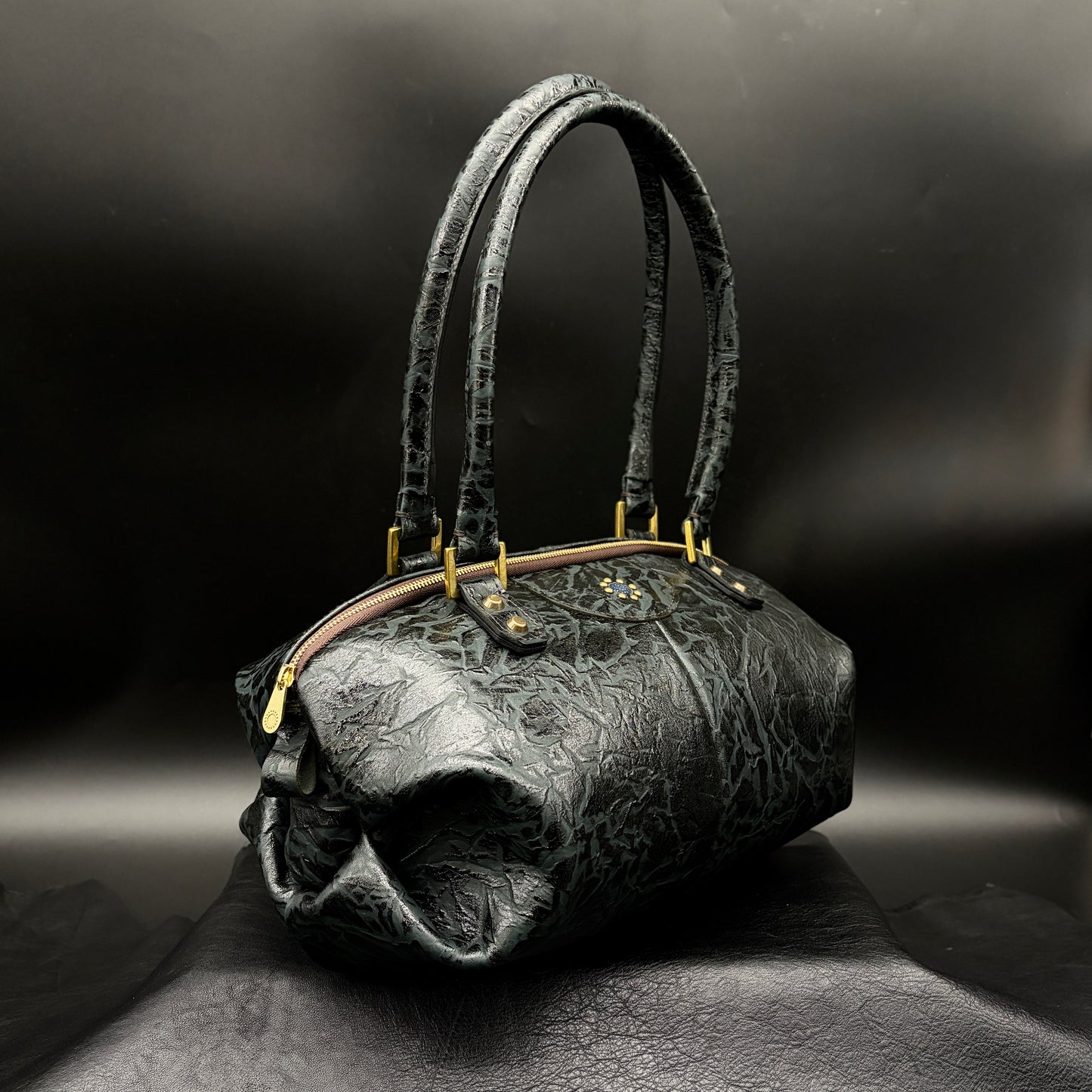 MOQUIP  漆革バッグBARREL BAG urushi BLACK