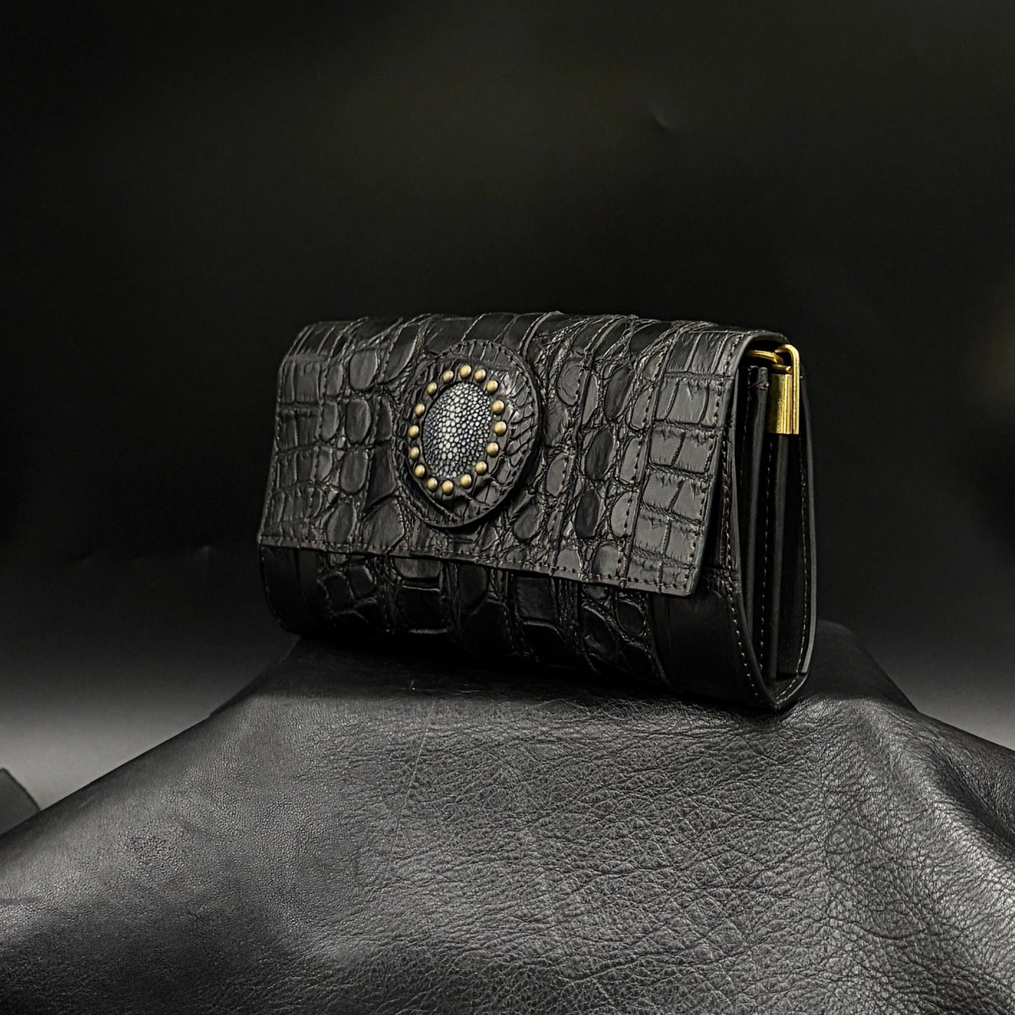 MOQUIP CROCODILE clutch wallet BLACK
