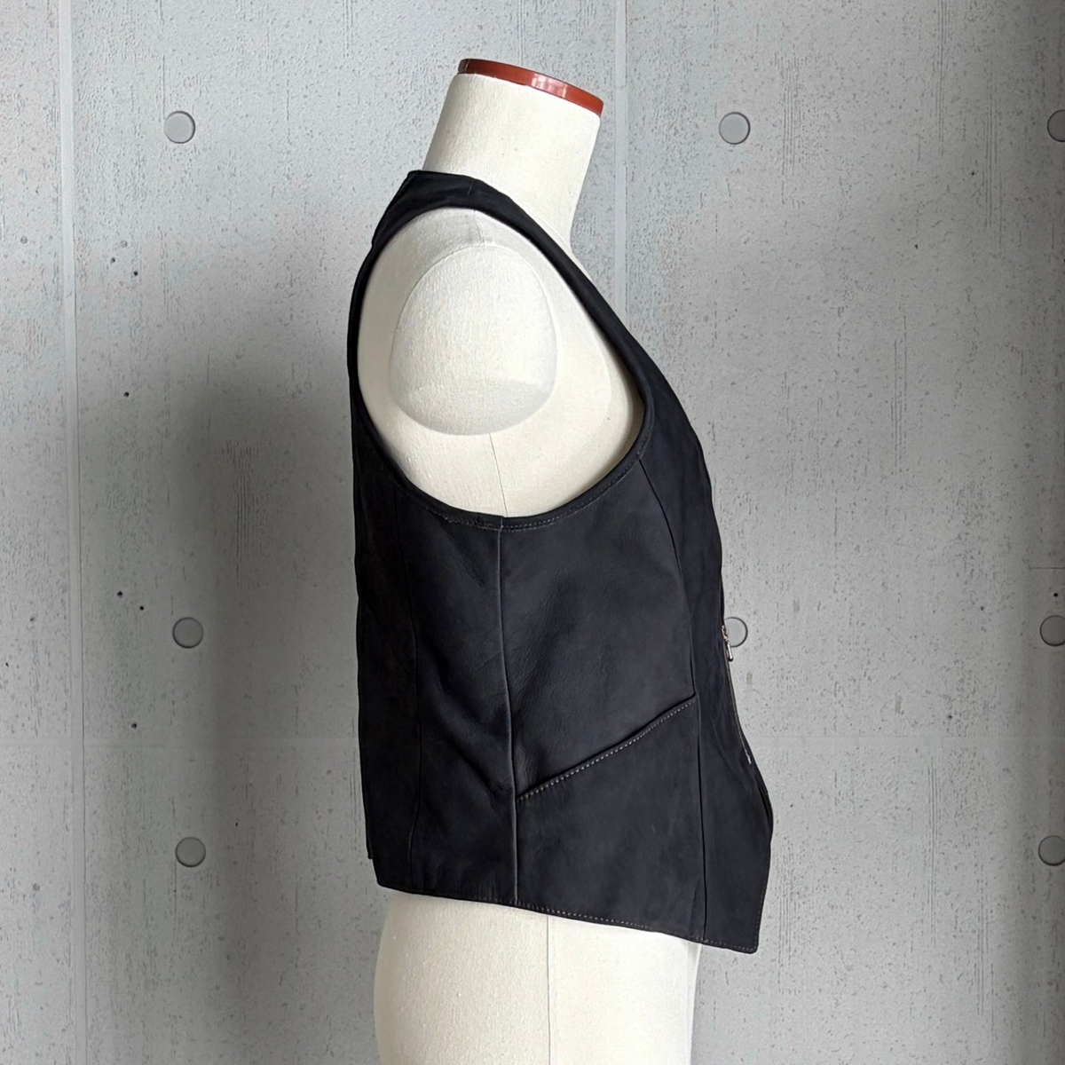 MOQUIP nubuck VEST D. NAVY