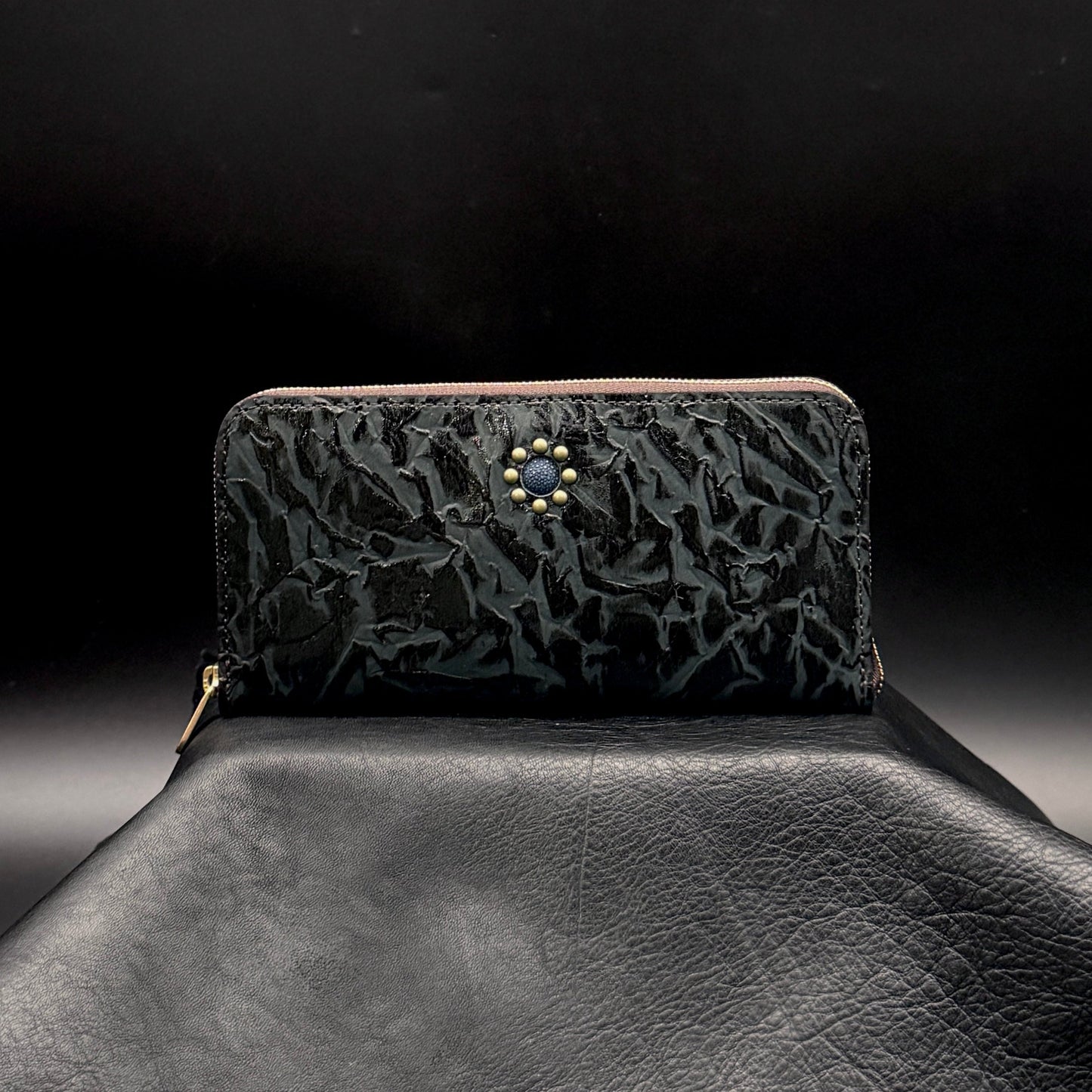 MOQUIP    漆革ラウンド財布　ROUND WALLET urushi BLACK