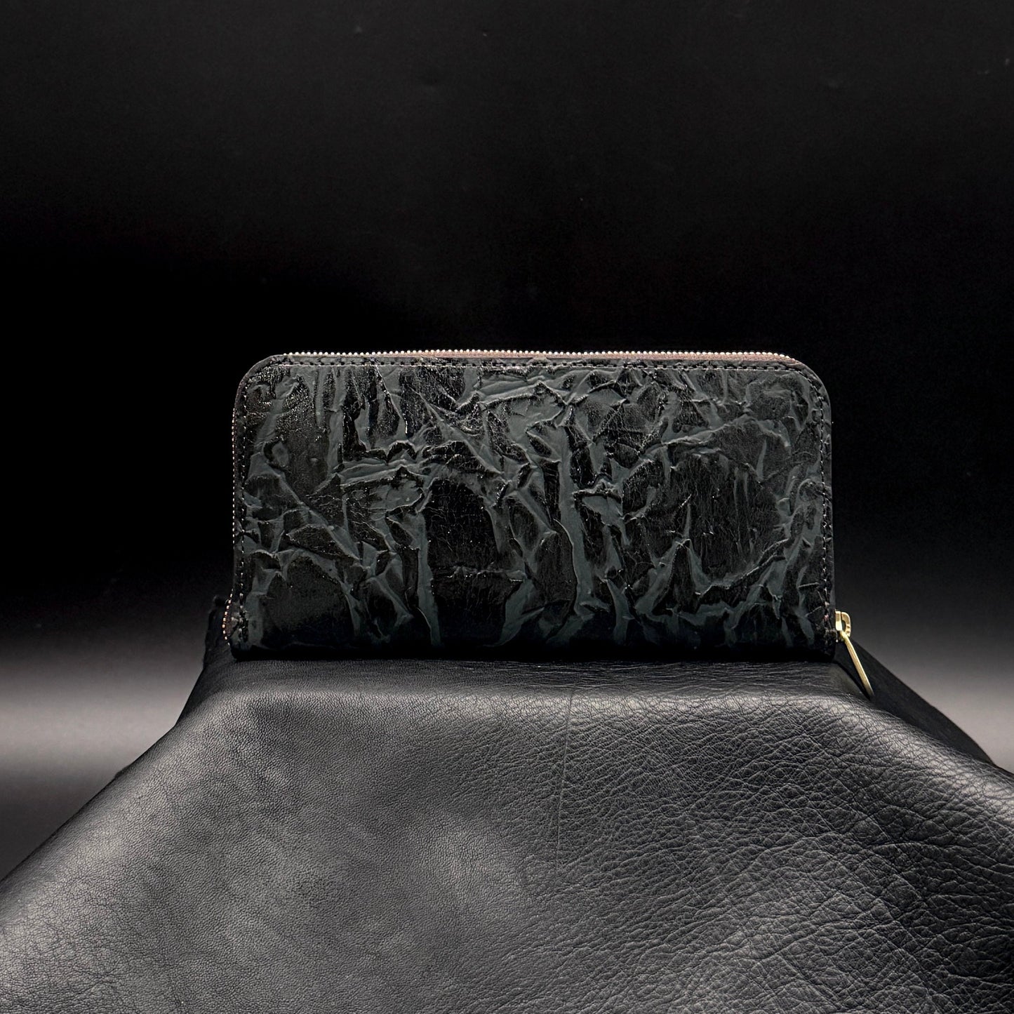 MOQUIP    漆革ラウンド財布　ROUND WALLET urushi BLACK