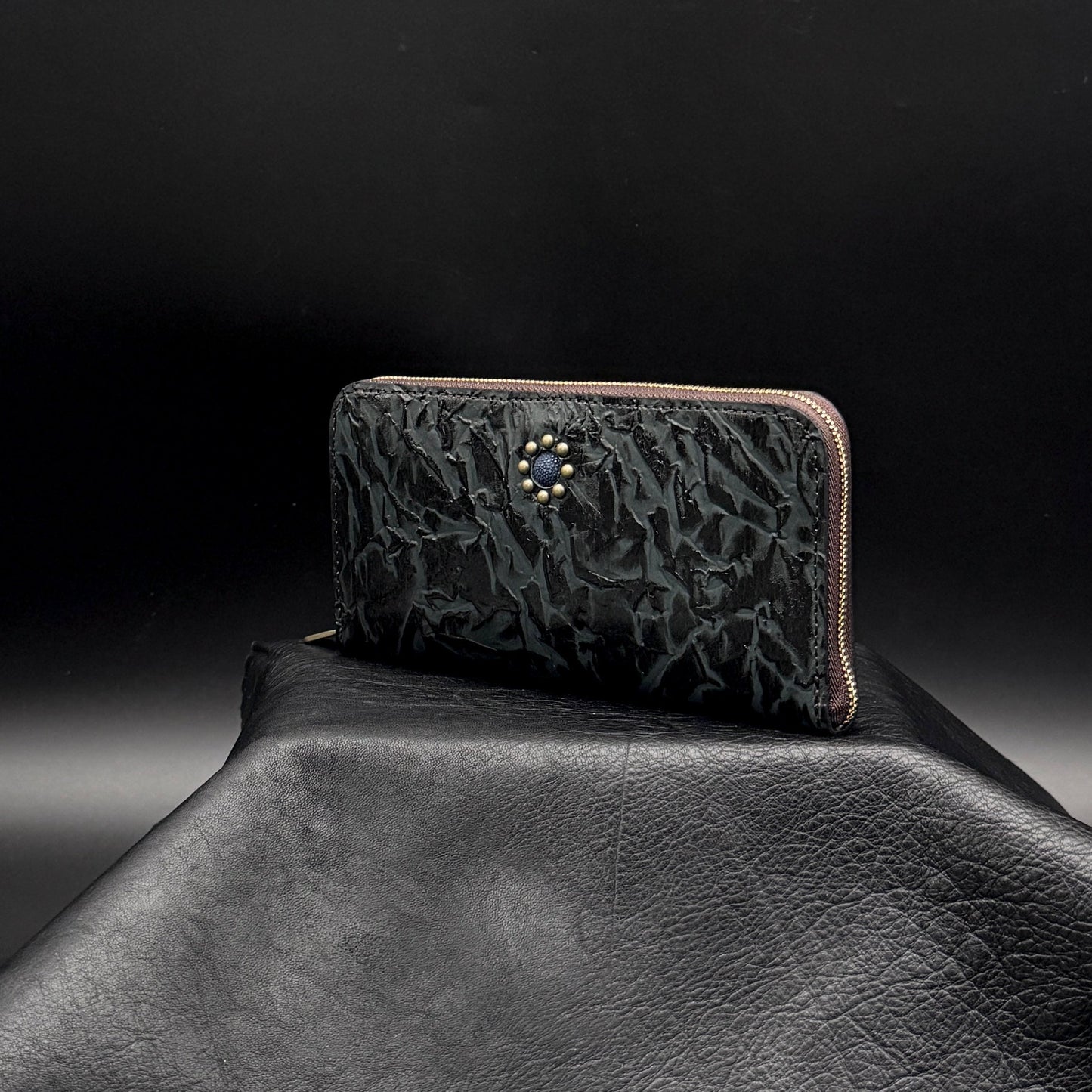 MOQUIP    漆革ラウンド財布　ROUND WALLET urushi BLACK