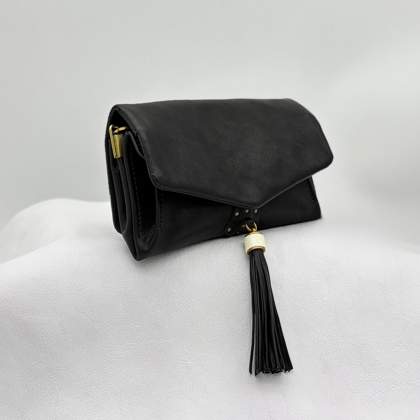 MOQUIP PURSE calf galuchat tassel BLACK