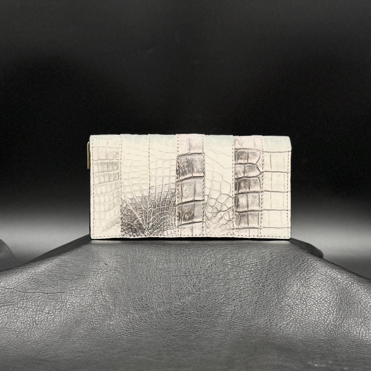 MOQUIP CROCODILE clutch purse HIMALAYA