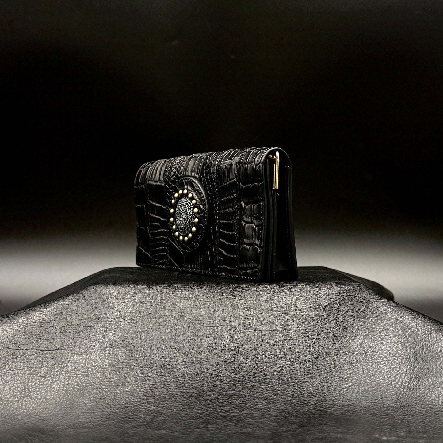 MOQUIP CROCODILE clutch purse BLACK